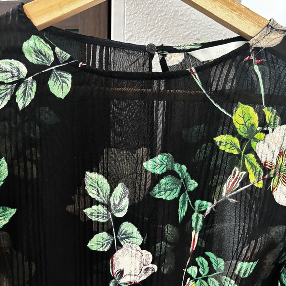 H&M Black Floral Blouse - Size 6 - Picture 3 of 8